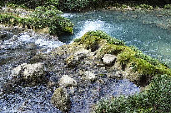 山澗溪流