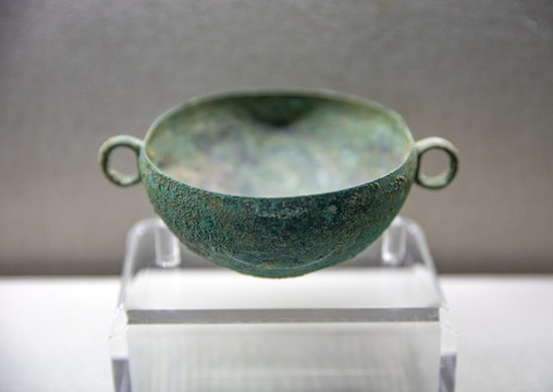西漢銅雙環(huán)耳環(huán)