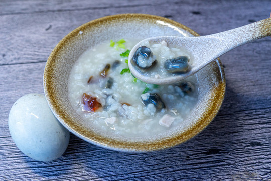 皮蛋瘦肉粥