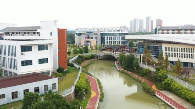 吉安白鷺洲中學(xué)校園
