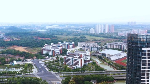 航拍白鷺洲中學(xué)城南校區(qū)