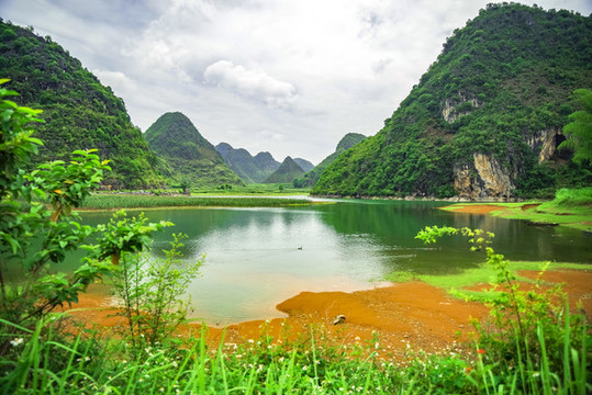 青山綠水綠色風(fēng)景