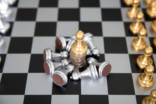 國際象棋金色的兵棋子
