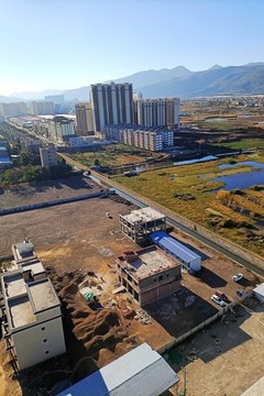 建設中的縣城