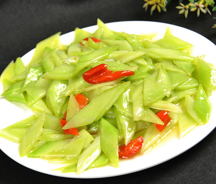 清炒萵筍片