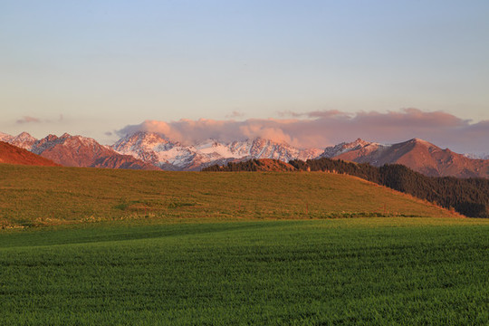 新疆東天山風(fēng)光