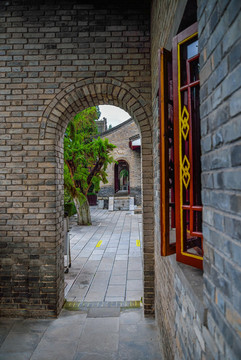 寺廟門廊
