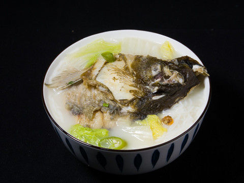 湖南衡陽地方特色早餐魚頭粉