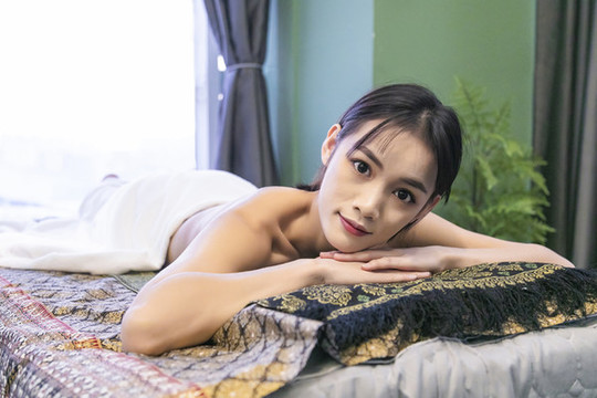 冬季女性SPA按摩攝影
