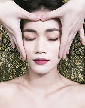 冬季女性SPA按摩攝影