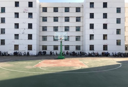 公寓籃球場