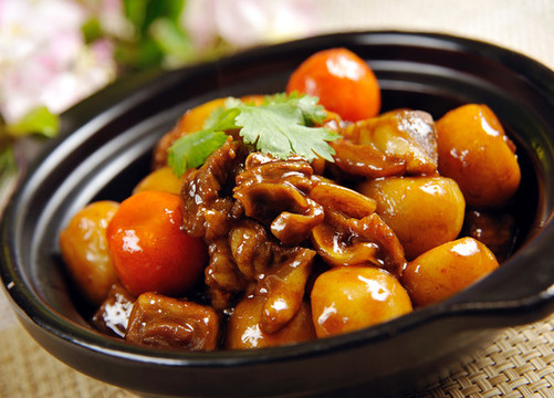 小土豆燒牛腩