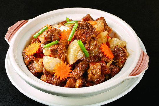 白玉牛腩煲