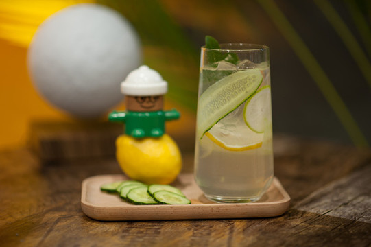 氣泡水創(chuàng)意飲品青瓜檸檬氣泡水