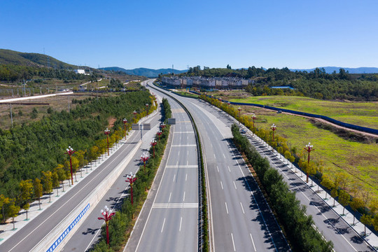 一級(jí)公路道路交通航拍圖