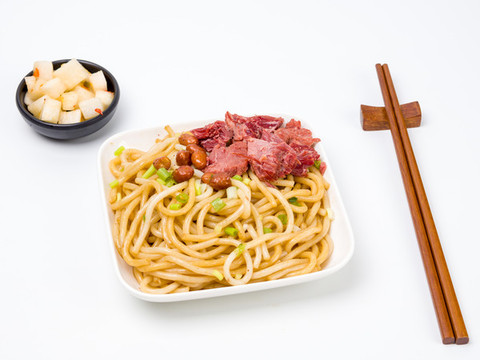 牛肉鹵粉白底