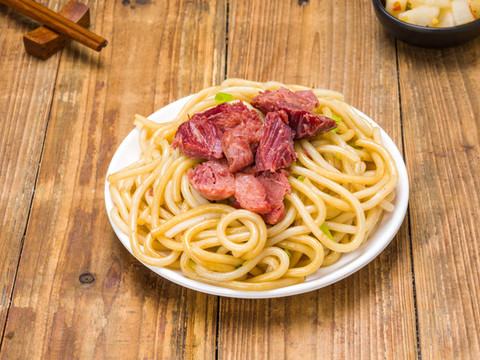 湖南衡陽地方特色早餐牛肉鹵粉