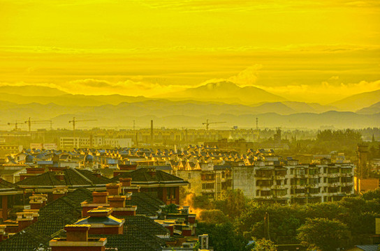 城市遠(yuǎn)山