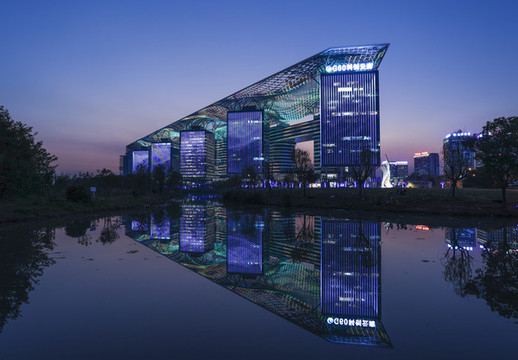 上海松江地標G60科創(chuàng)云廊夜景