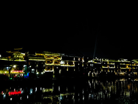鳳凰古鎮(zhèn)夜景