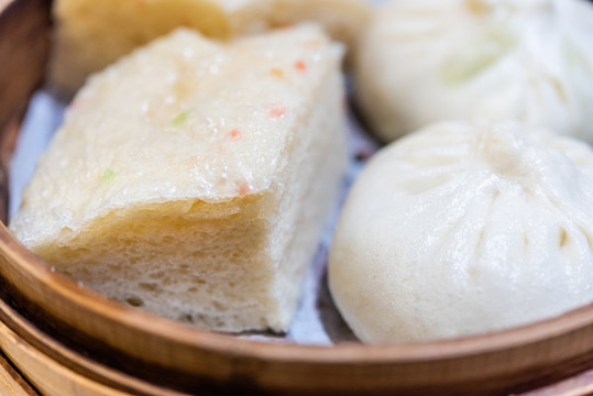 江蘇揚(yáng)州的傳統(tǒng)小吃香菇青菜包