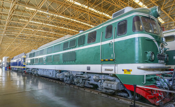 NY6型內(nèi)燃機車高清大圖