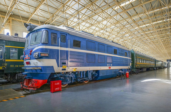 北京型內(nèi)燃機(jī)車高清大圖