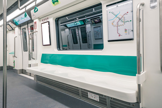 地鐵車廂內(nèi)部