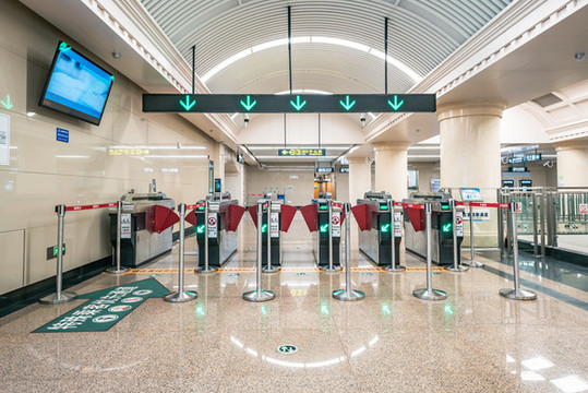 中國(guó)哈爾濱地鐵站內(nèi)部空間