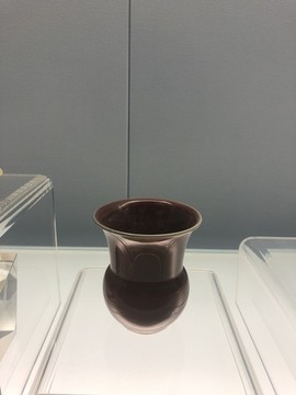 景德鎮(zhèn)窯郎窯紅釉尊