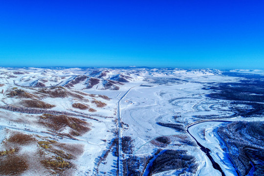 呼倫貝爾山區(qū)冬季地理風光