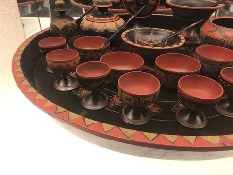 彝族彩繪漆餐具