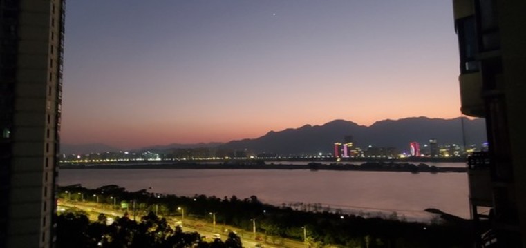 夕陽(yáng)江景