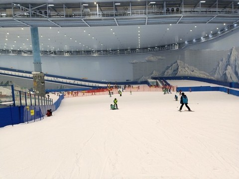 融創(chuàng)滑雪場