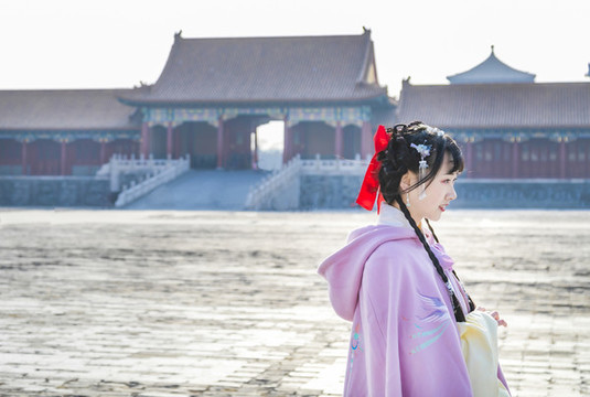 故宮古風(fēng)漢服女性人像