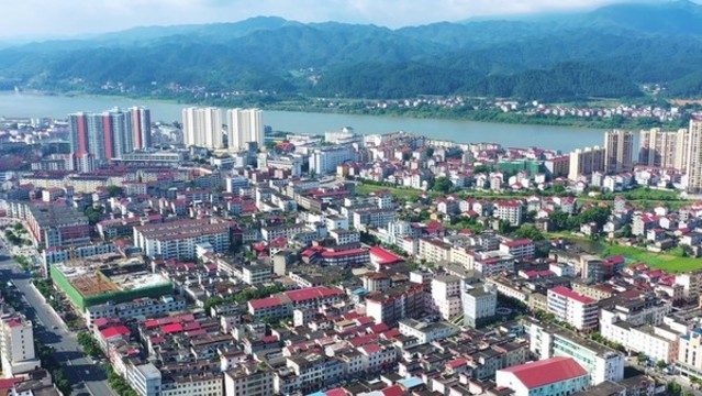 航拍江西吉安萬安縣縣城街景