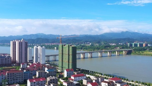 航拍江西省吉安市萬安贛江大橋