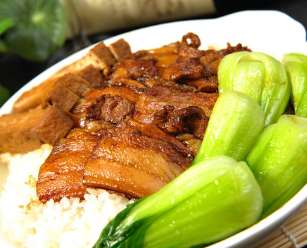 鹵肉飯