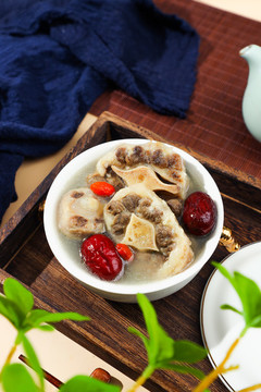 清燉牛尾湯