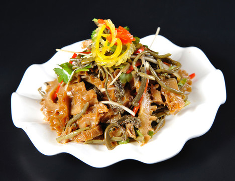 青蕨菜拌牛肚