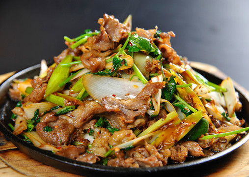 鐵板炒烤羊肉