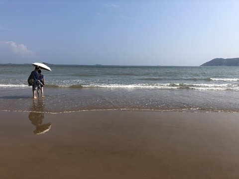 海邊情侶
