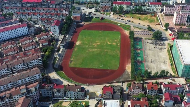 江西吉安市萬安中學(xué)田徑場(chǎng)