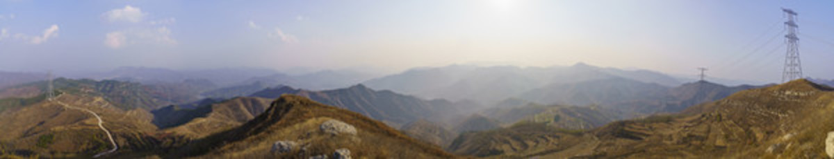 山巒群山
