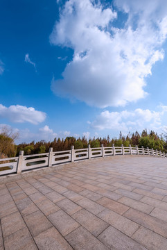 中國(guó)江蘇揚(yáng)州宋夾城公園的石橋