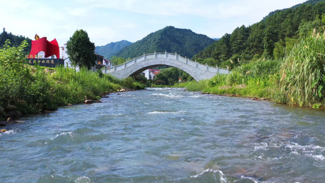 航拍江西永新龍源口村