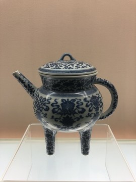 景德鎮(zhèn)窯青花八吉祥紋盉