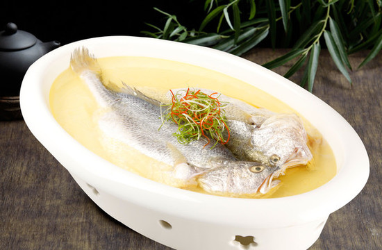 雞湯蒸大黃魚
