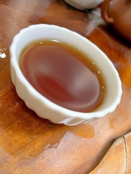 茶杯湯色