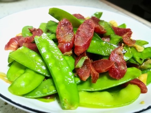 臘腸炒荷蘭豆